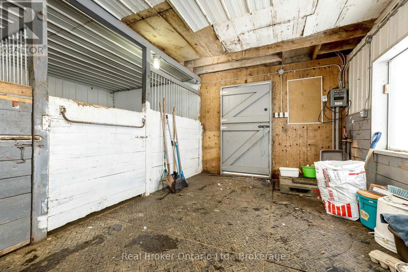 9408 17TH SIDEROAD Image 17