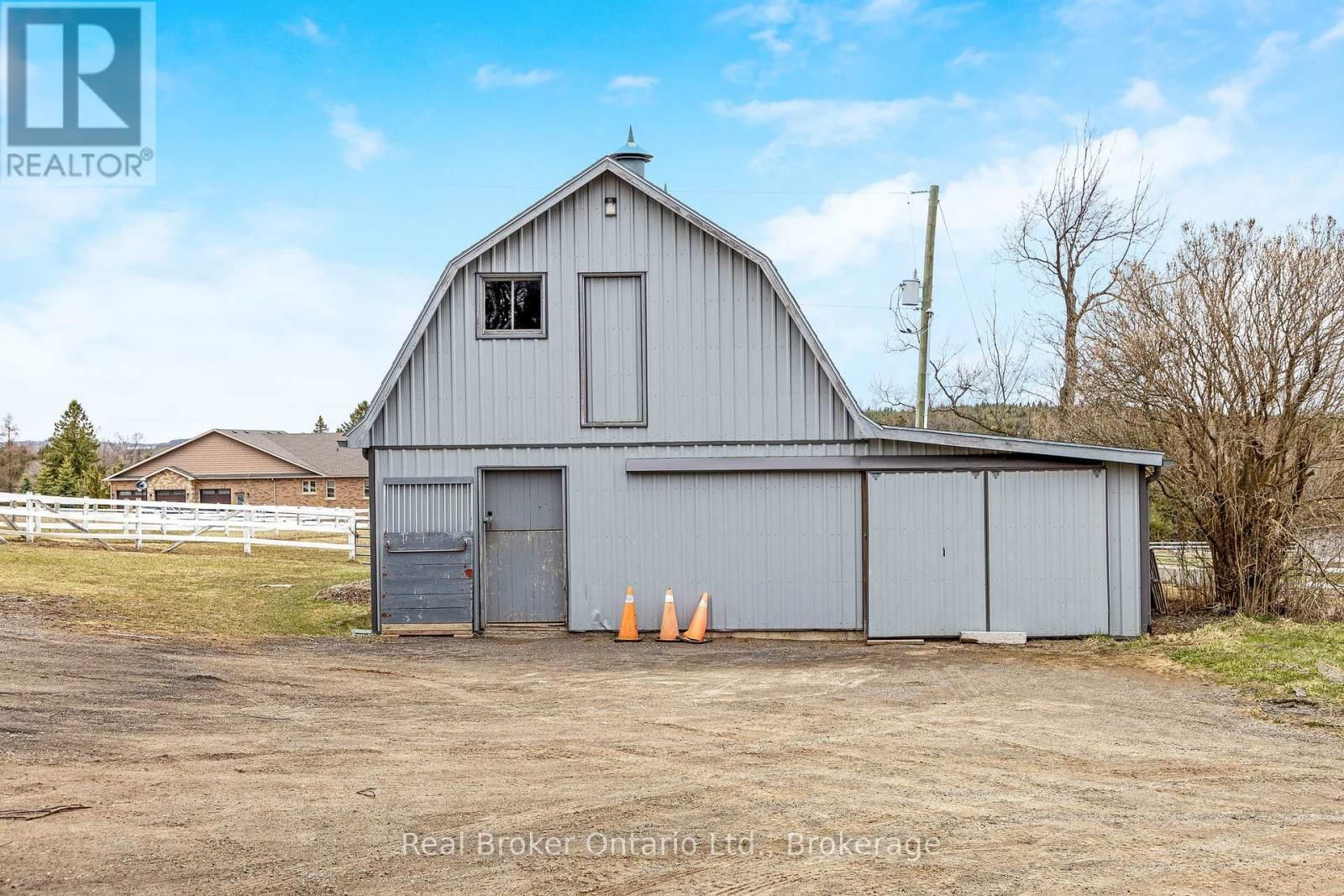 9408 17TH SIDEROAD Image 2