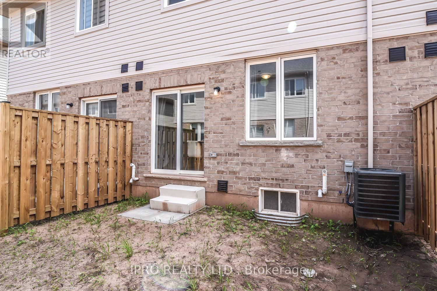 11 MOCKINGBIRD LANE EAST Image 31