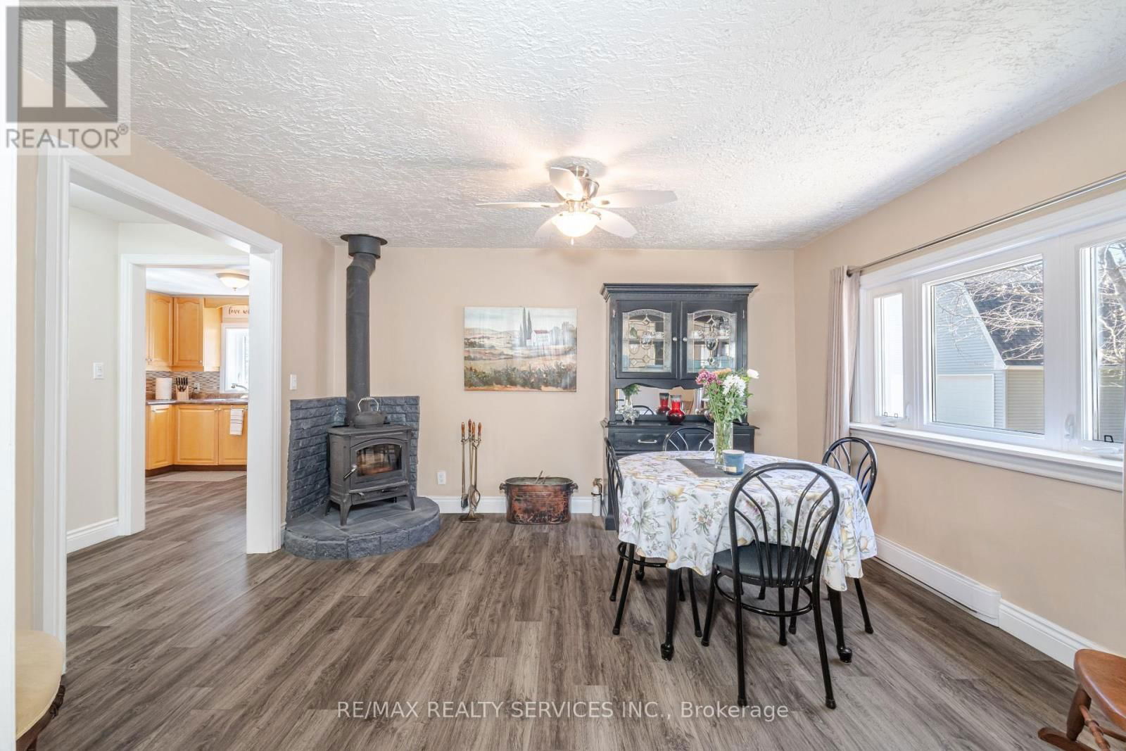 9765 TENTH SIDEROAD Image 11