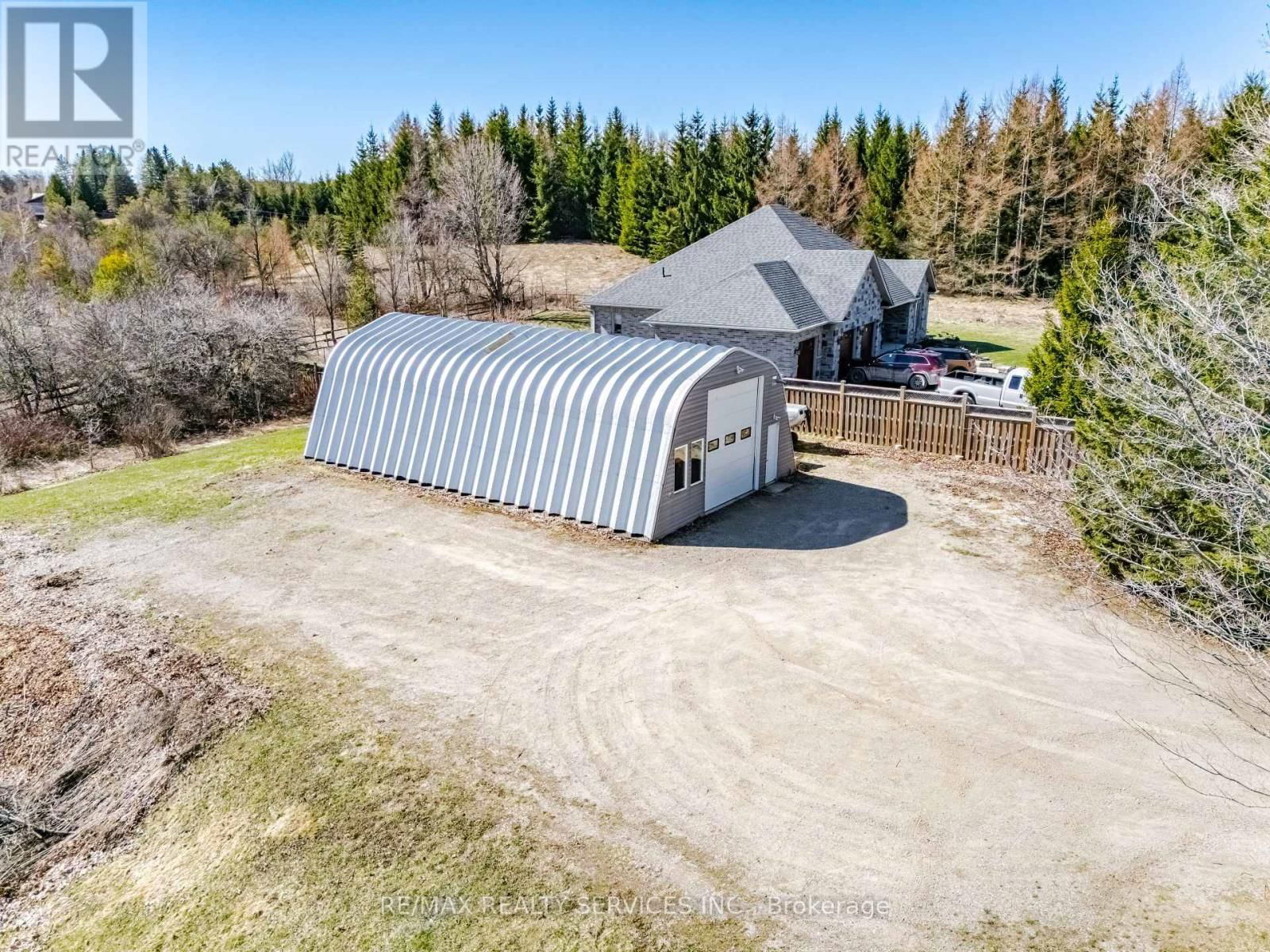 9765 TENTH SIDEROAD Image 34