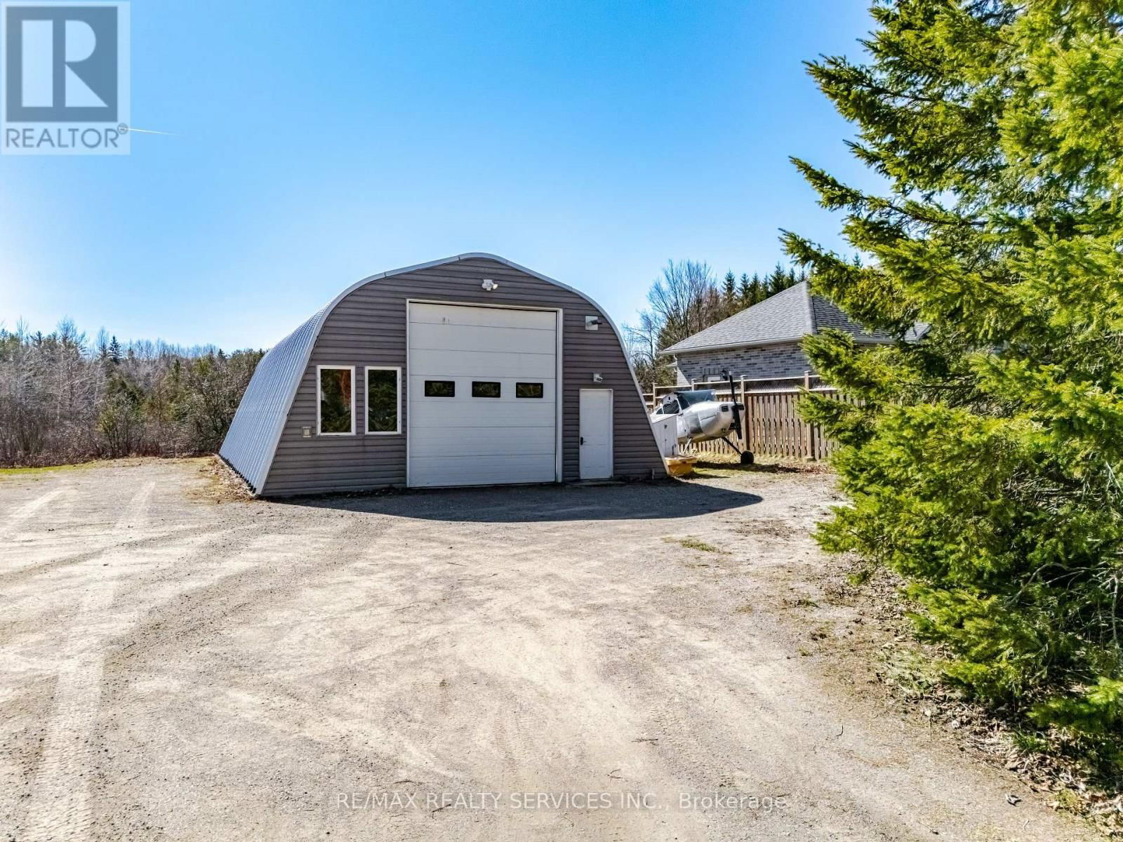 9765 TENTH SIDEROAD Image 35