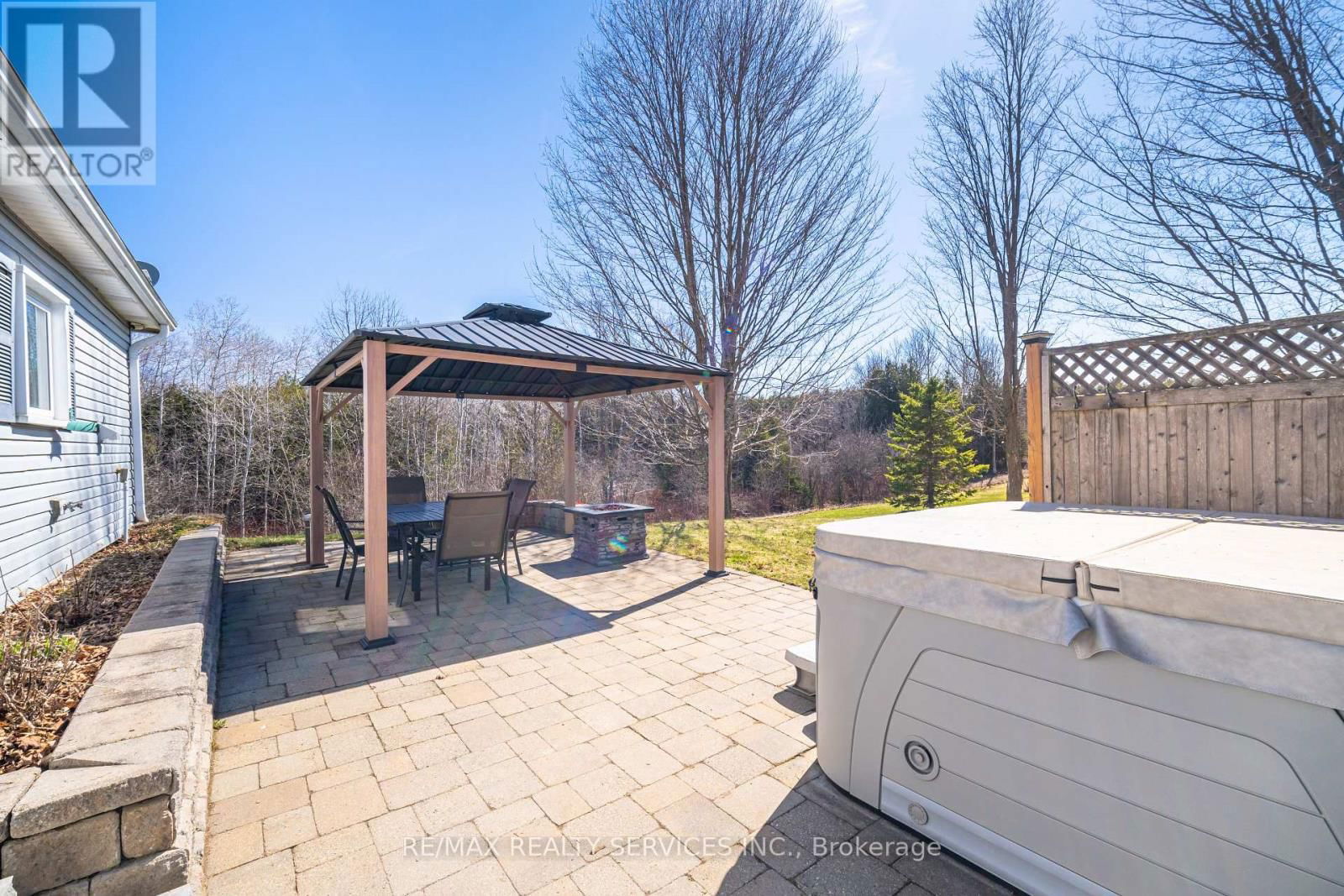 9765 TENTH SIDEROAD Image 38