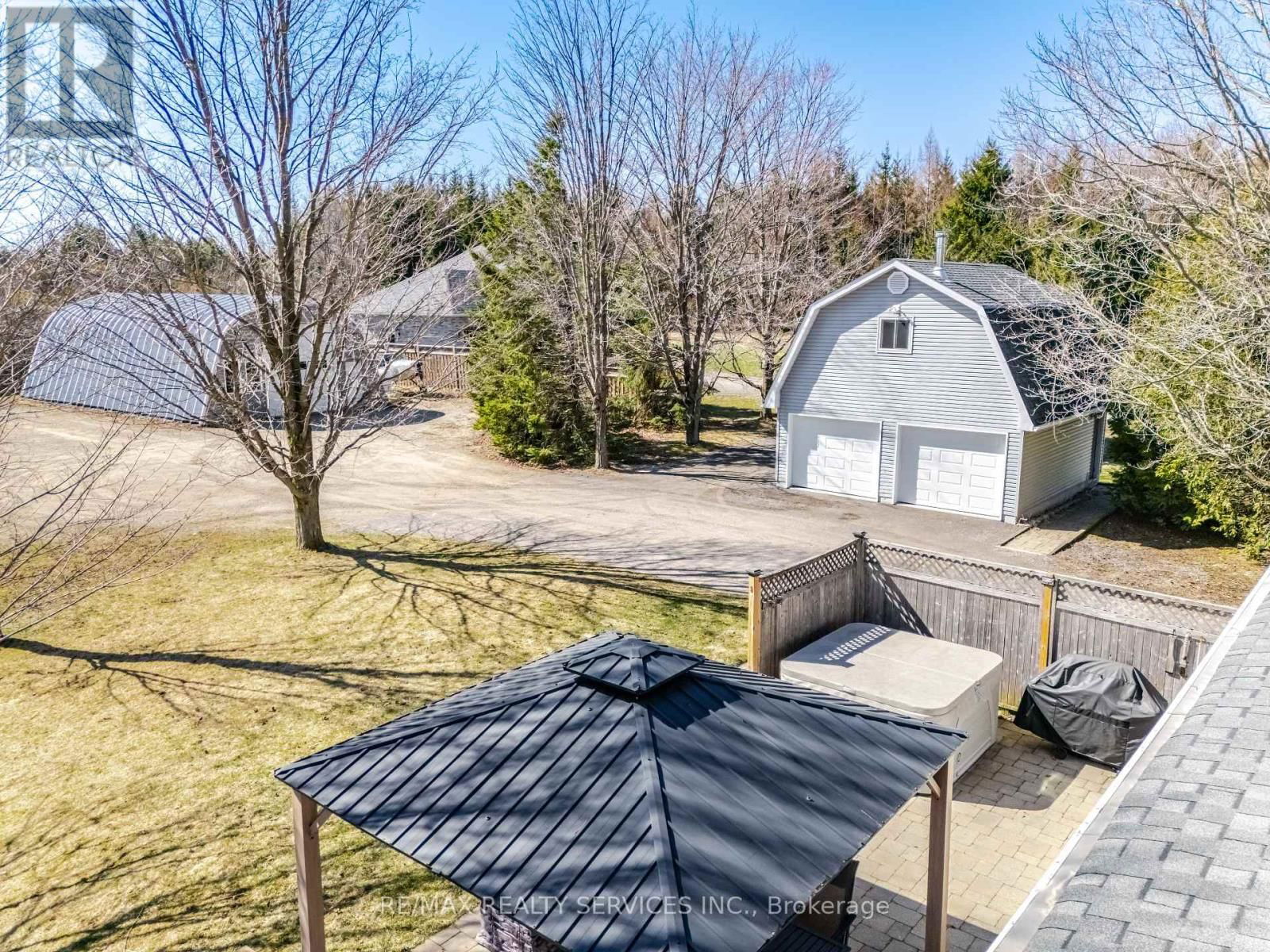 9765 TENTH SIDEROAD Image 40