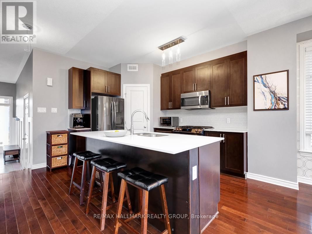 239 ESPIN HEIGHTS Image 12