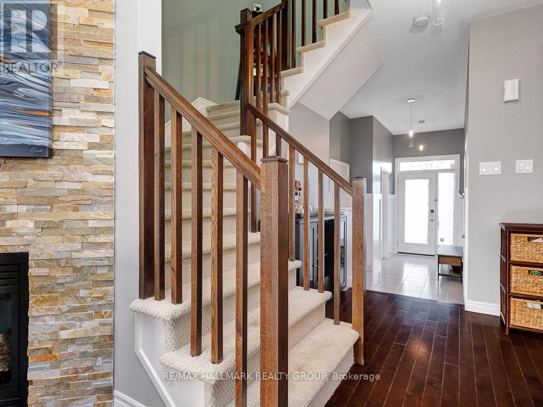 239 ESPIN HEIGHTS Image 19