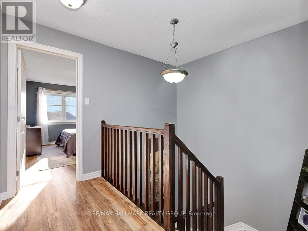 239 ESPIN HEIGHTS Image 20
