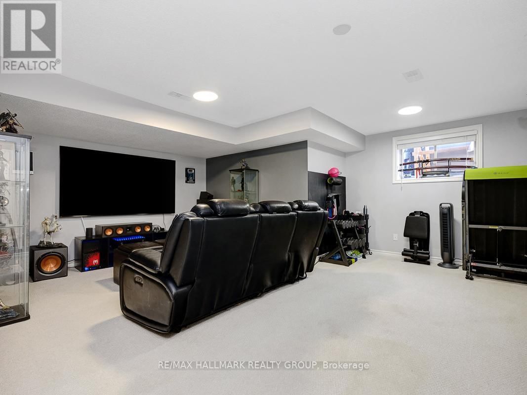 239 ESPIN HEIGHTS Image 30