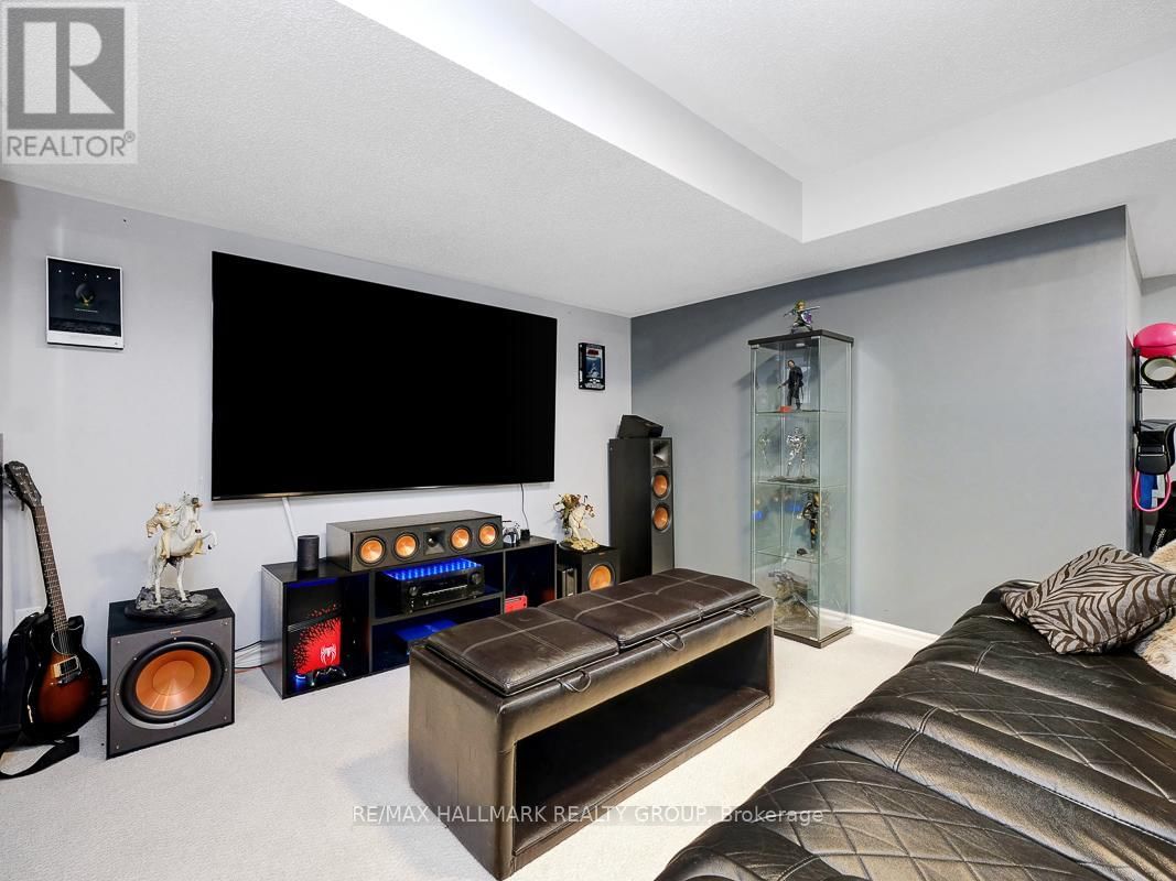239 ESPIN HEIGHTS Image 31