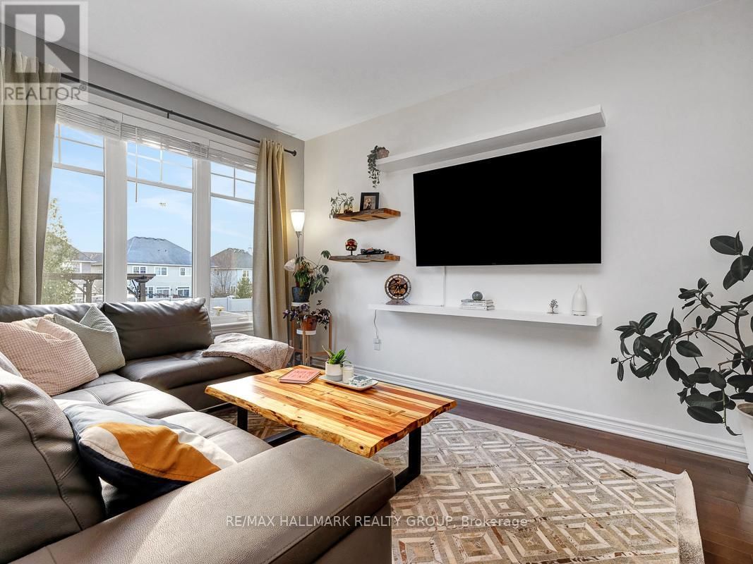 239 ESPIN HEIGHTS Image 5