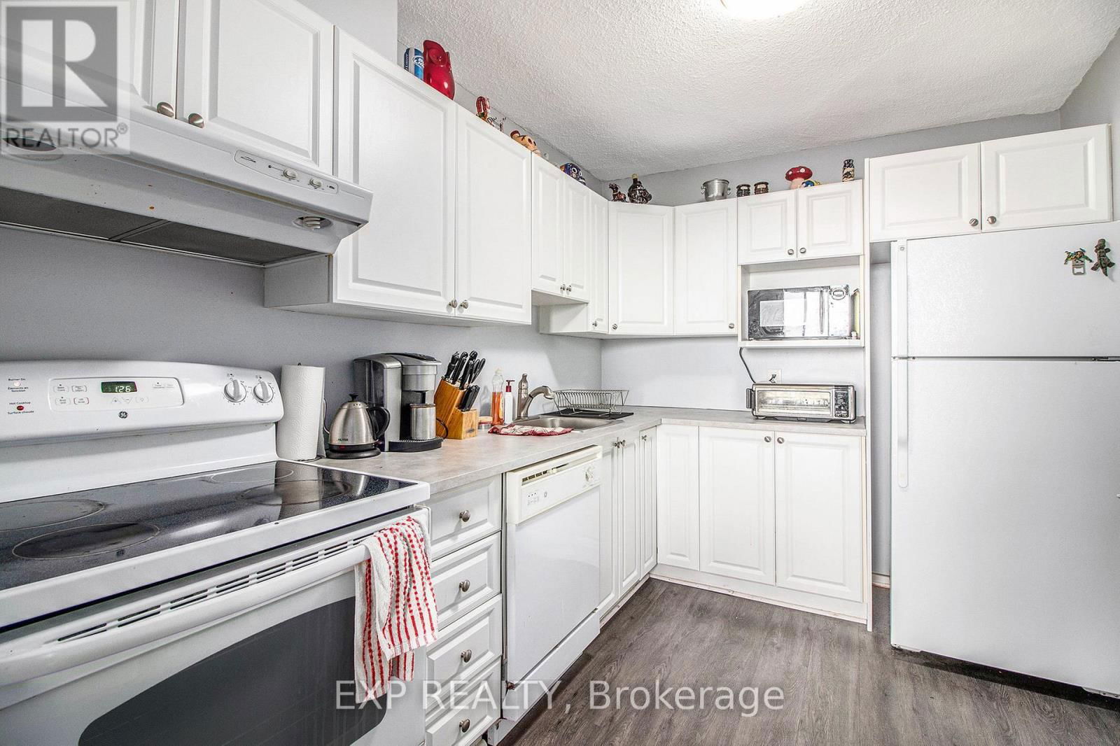 2509 - 900 DYNES ROAD Image 12