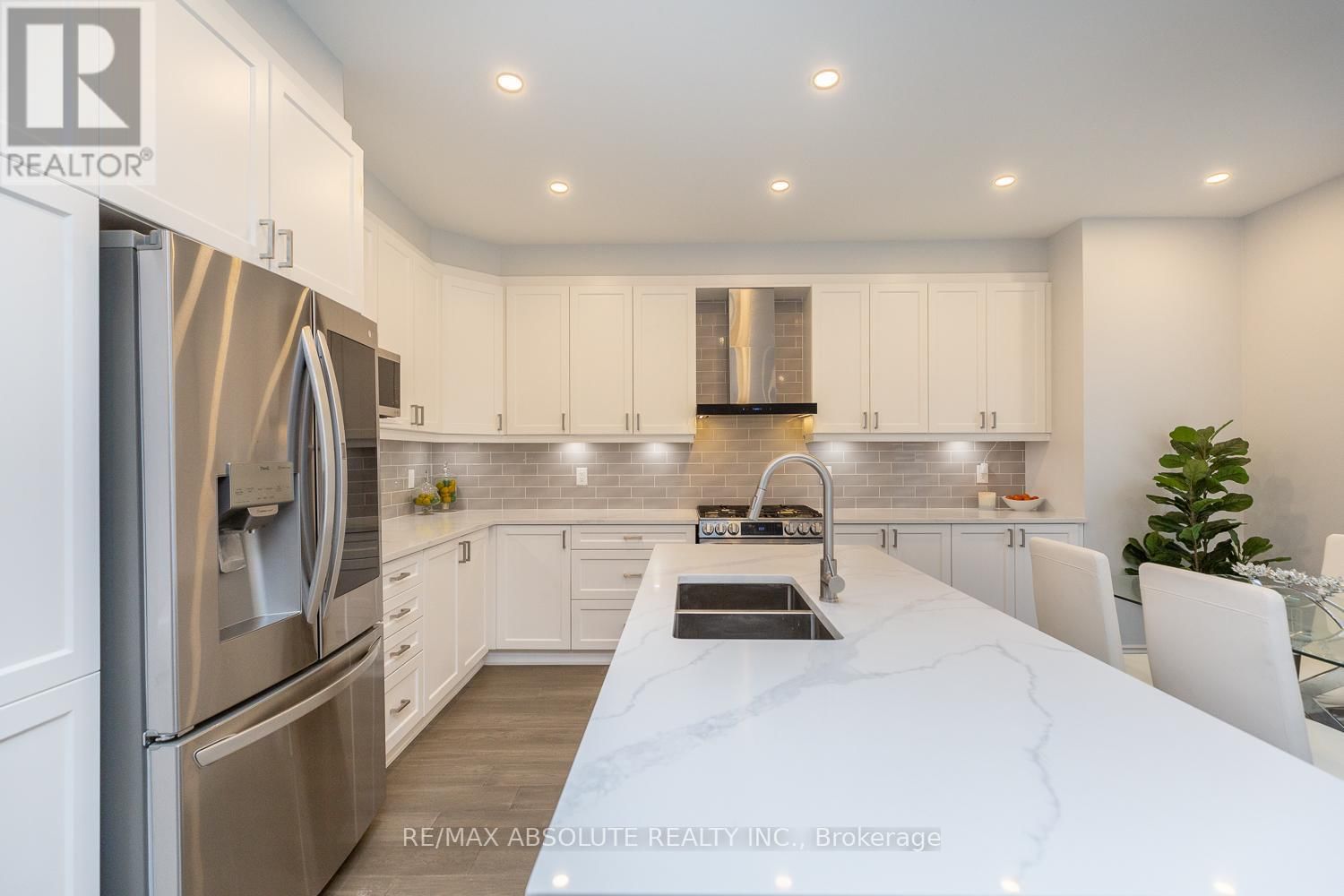 1019 APOLUNE STREET Image 22