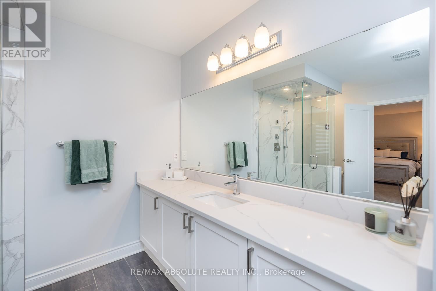 1019 APOLUNE STREET Image 35