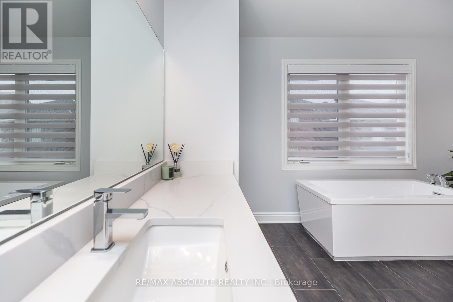 1019 APOLUNE STREET Image 36