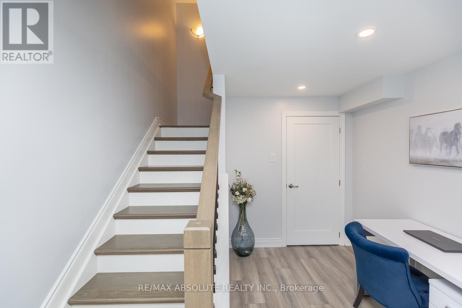 1019 APOLUNE STREET Image 43