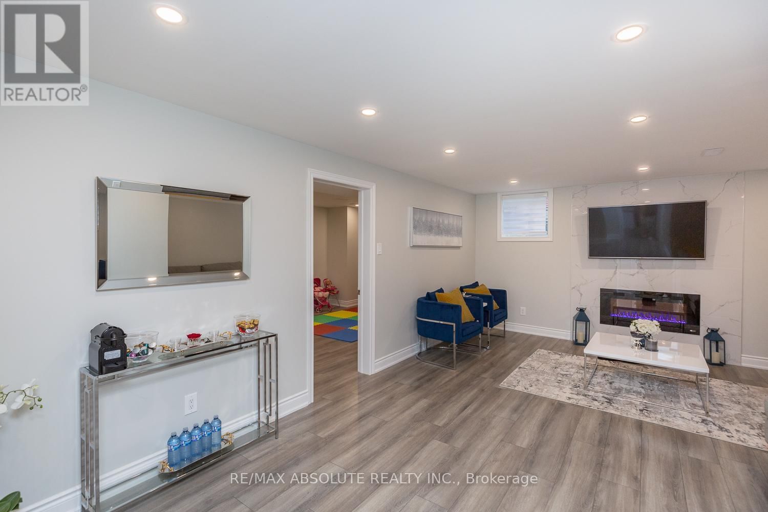 1019 APOLUNE STREET Image 44
