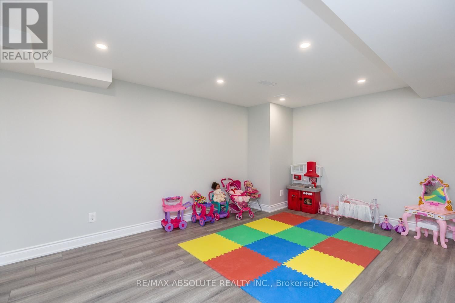 1019 APOLUNE STREET Image 46