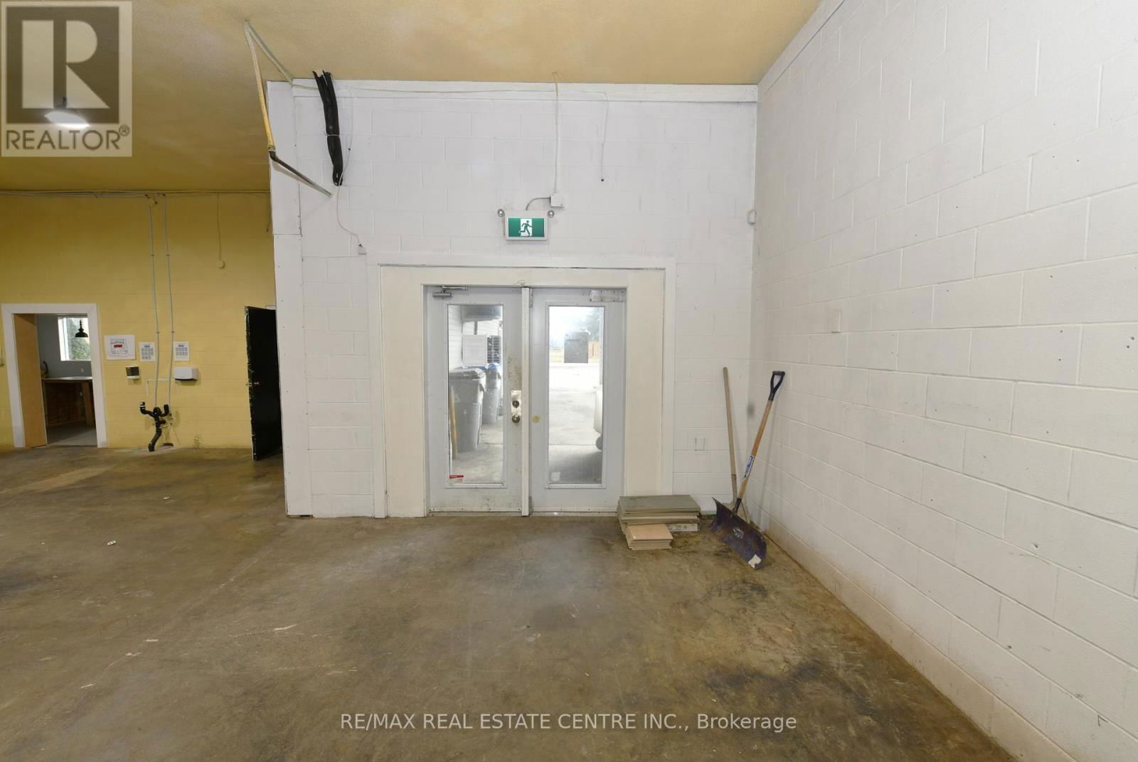 65 MAITLAND TERRACE Image 17