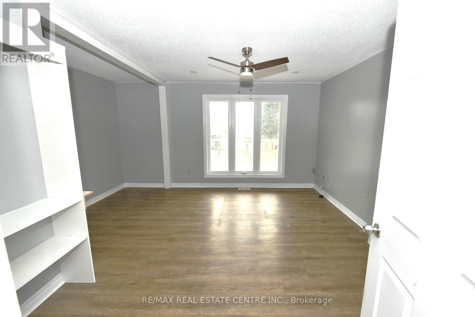 65 MAITLAND TERRACE Image 25
