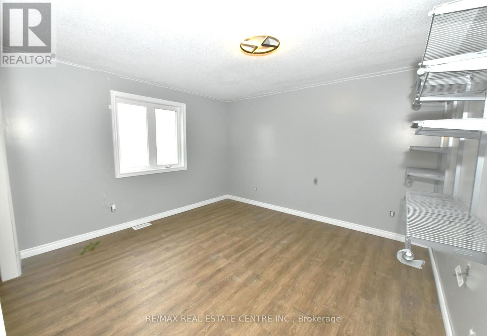 65 MAITLAND TERRACE Image 31