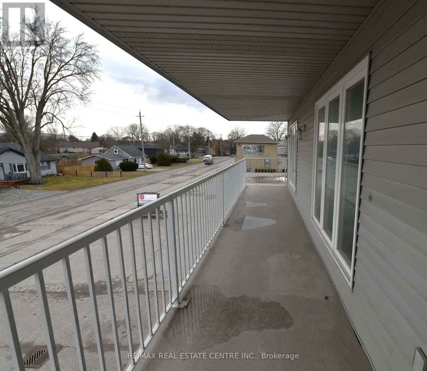 65 MAITLAND TERRACE Image 34