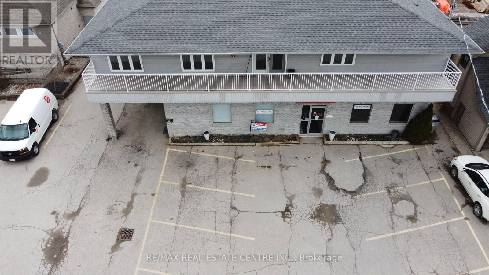65 MAITLAND TERRACE Image 36