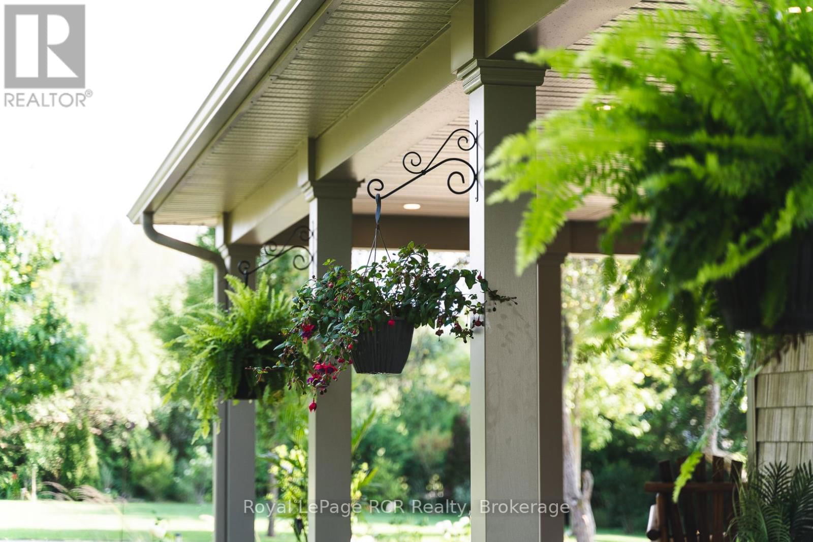 302769 DOUGLAS STREET Image 17