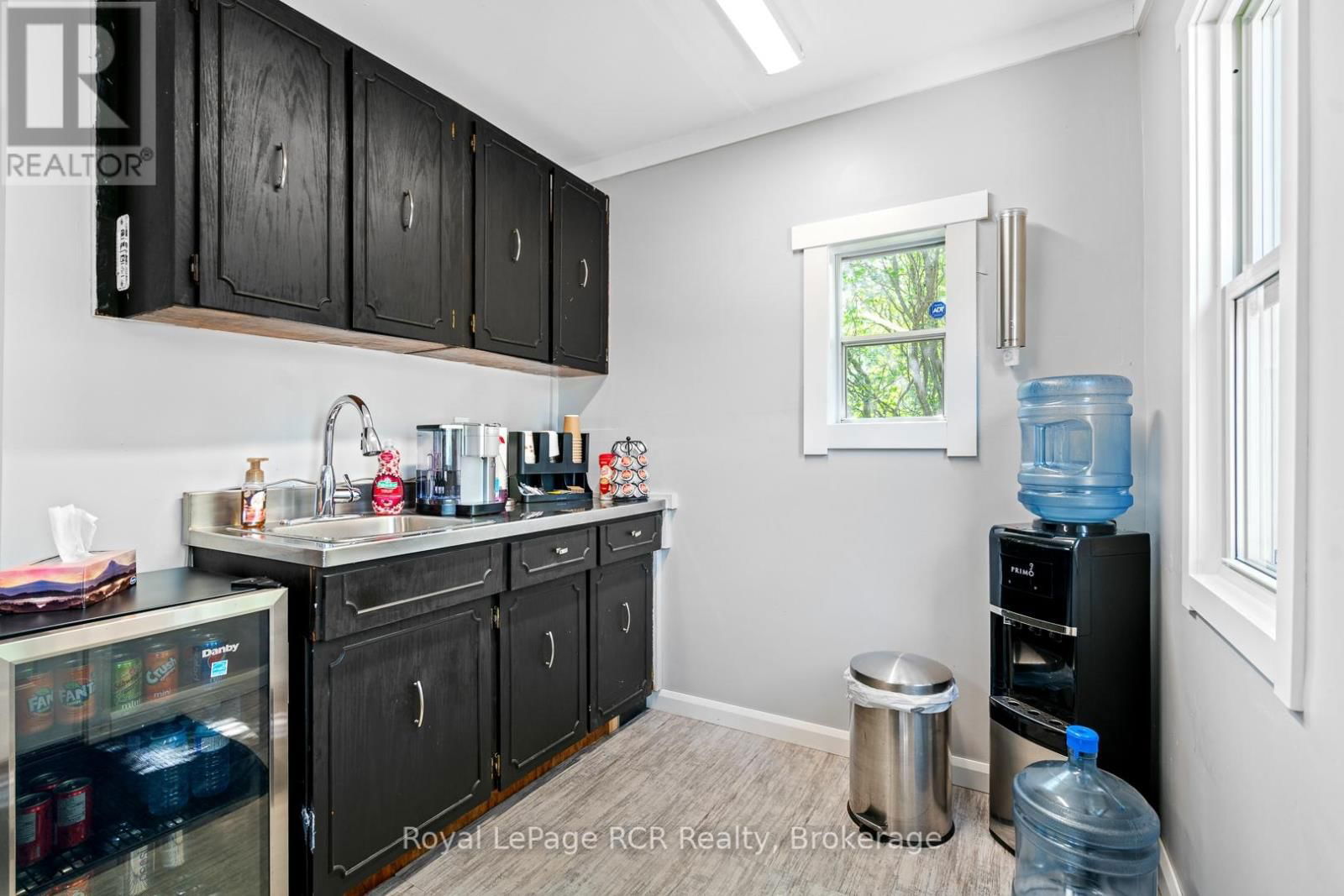 302769 DOUGLAS STREET Image 22