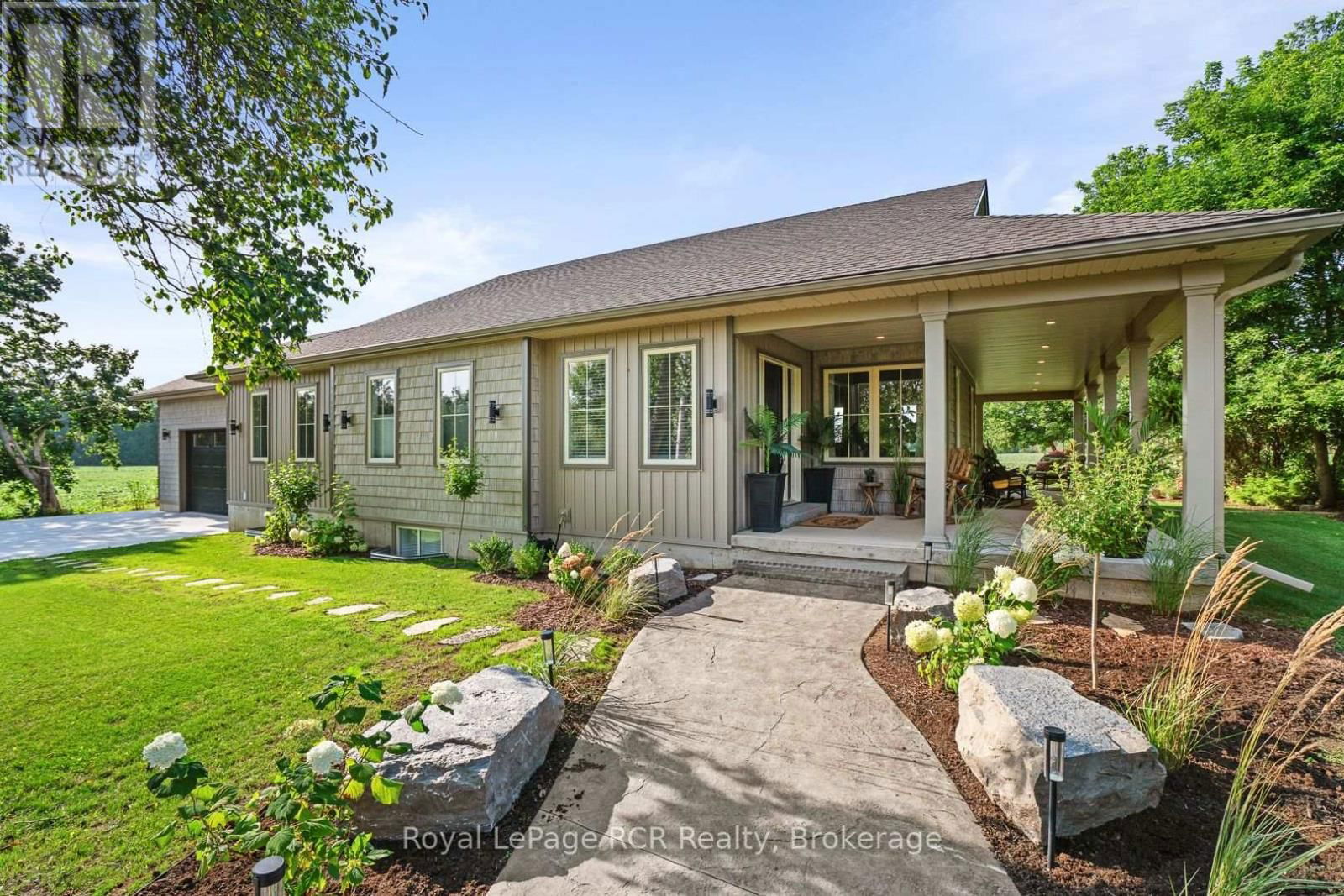 302769 DOUGLAS STREET Image 3