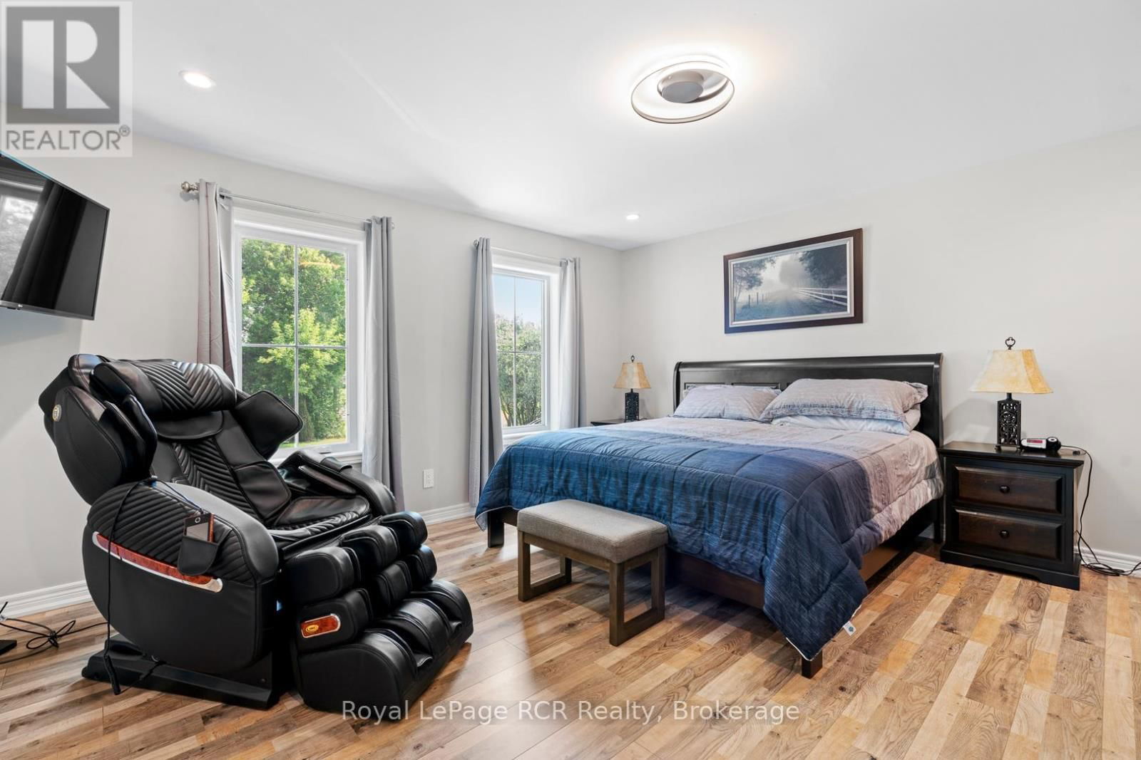 302769 DOUGLAS STREET Image 34