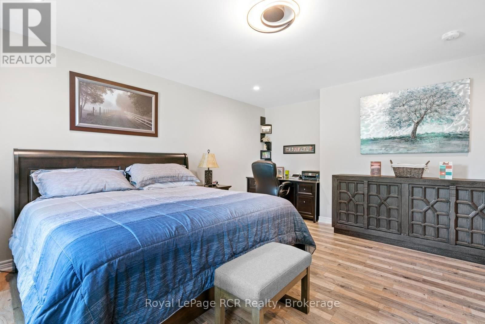 302769 DOUGLAS STREET Image 35