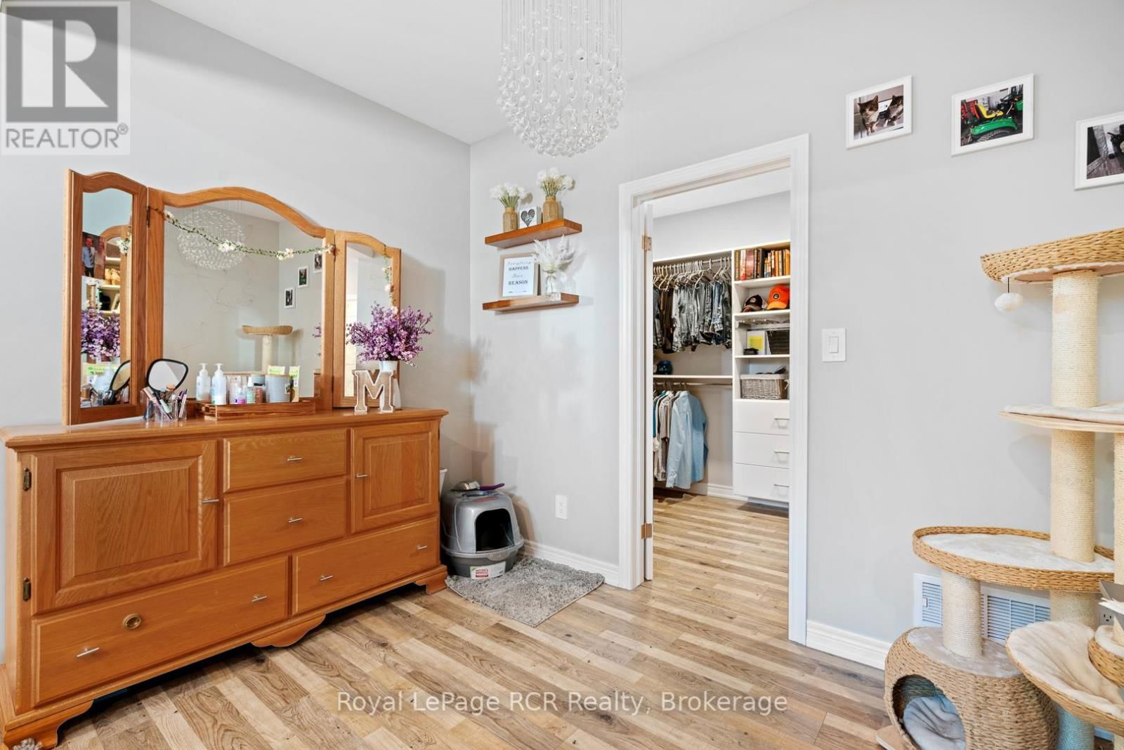 302769 DOUGLAS STREET Image 39