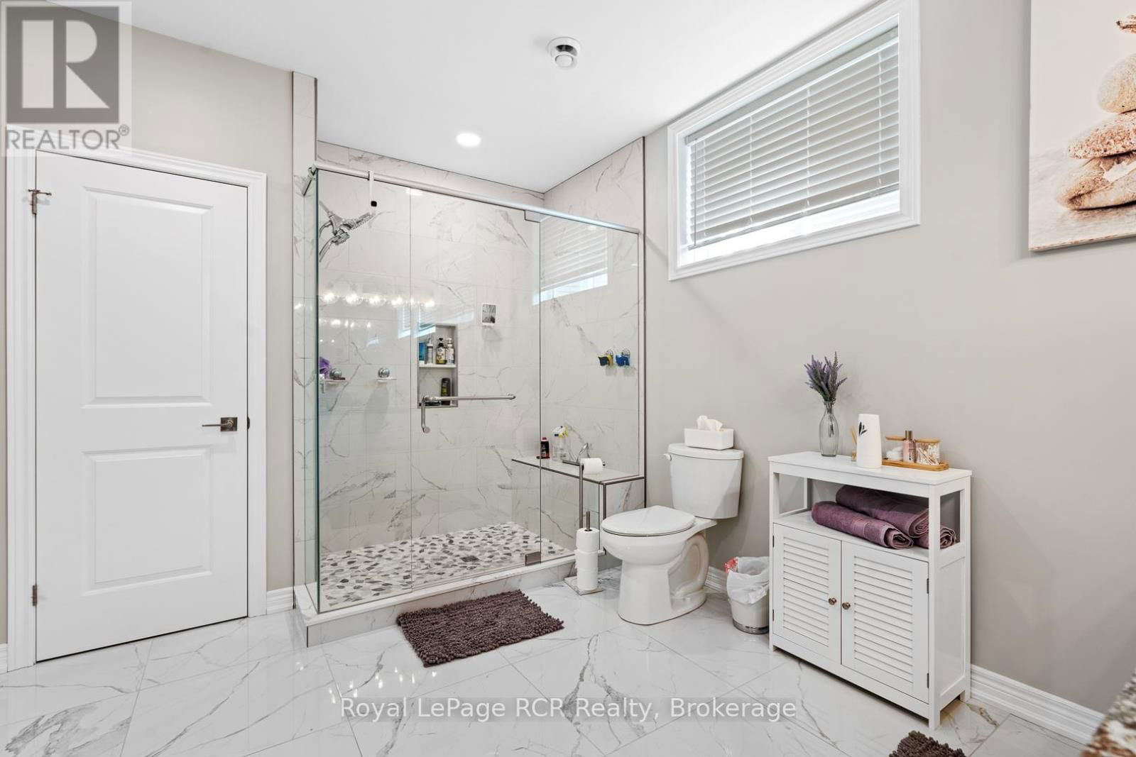 302769 DOUGLAS STREET Image 40