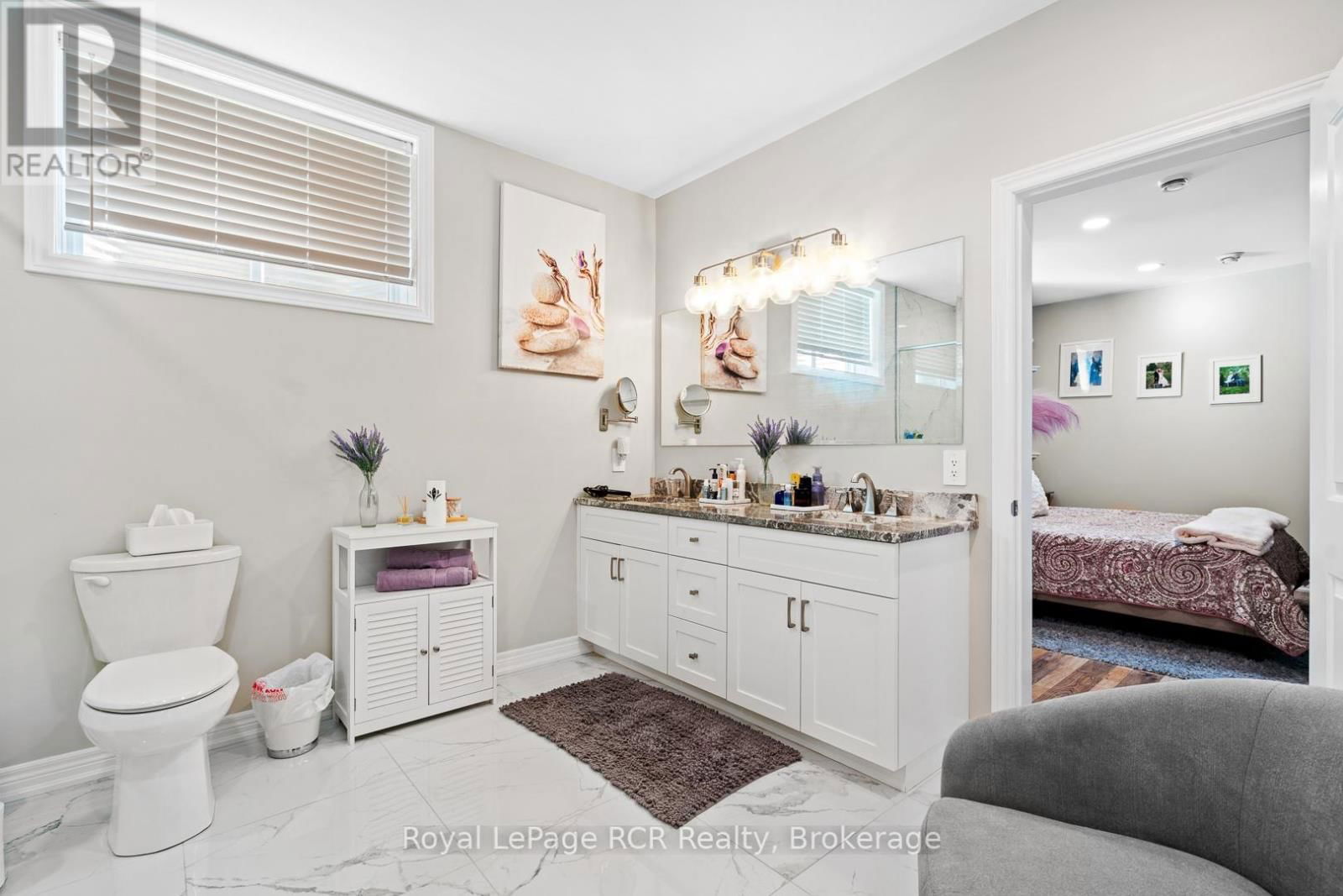 302769 DOUGLAS STREET Image 41