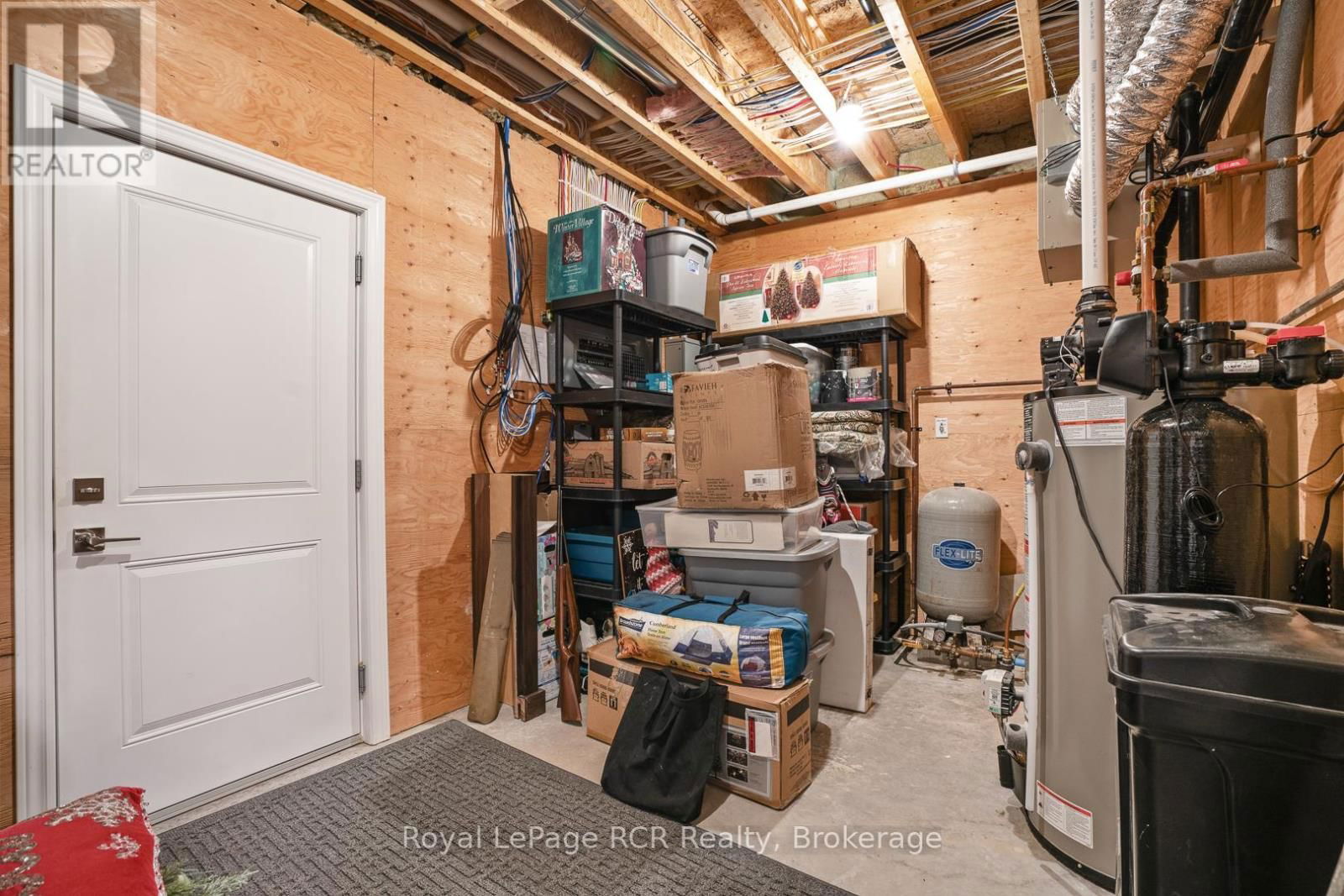 302769 DOUGLAS STREET Image 48