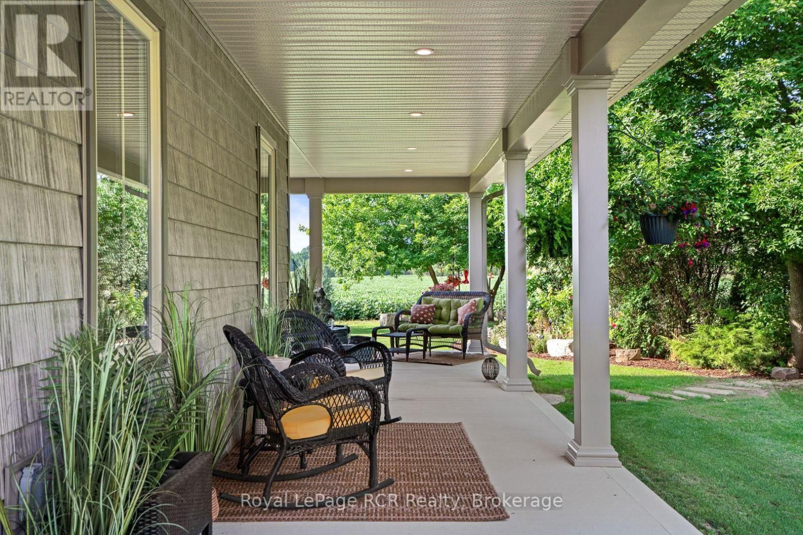 302769 DOUGLAS STREET Image 5
