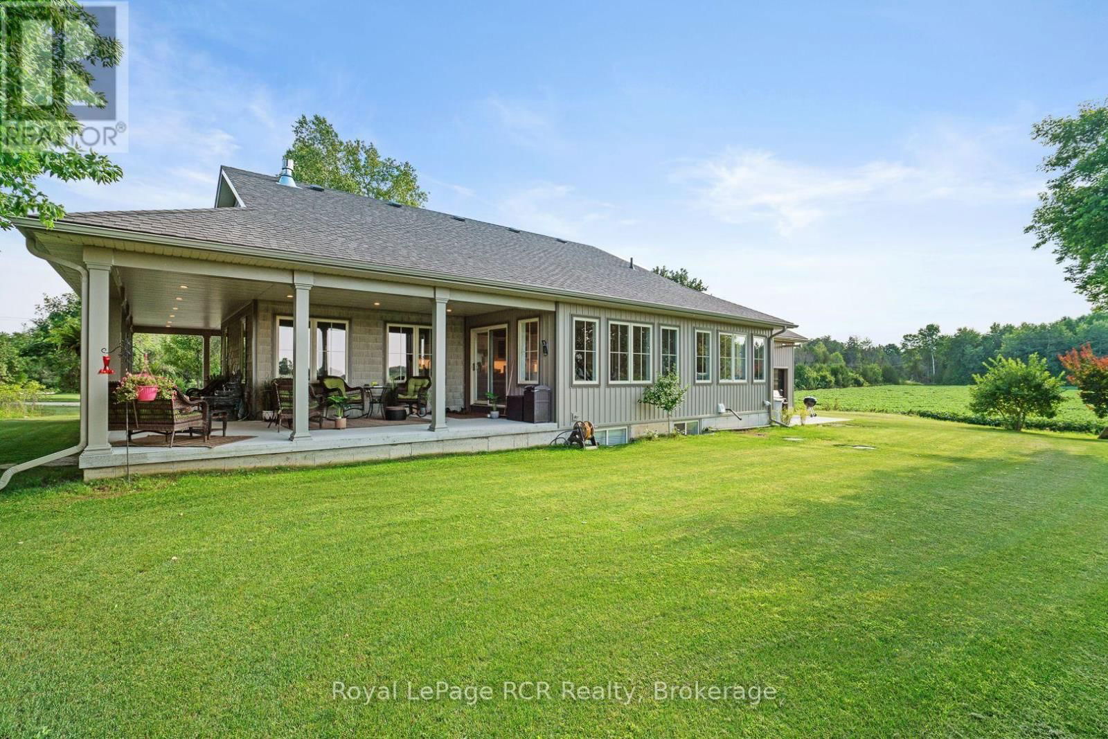 302769 DOUGLAS STREET Image 8
