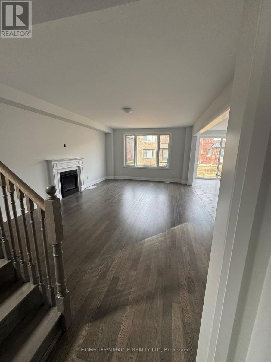 229 HARDWOOD AVENUE Image 4
