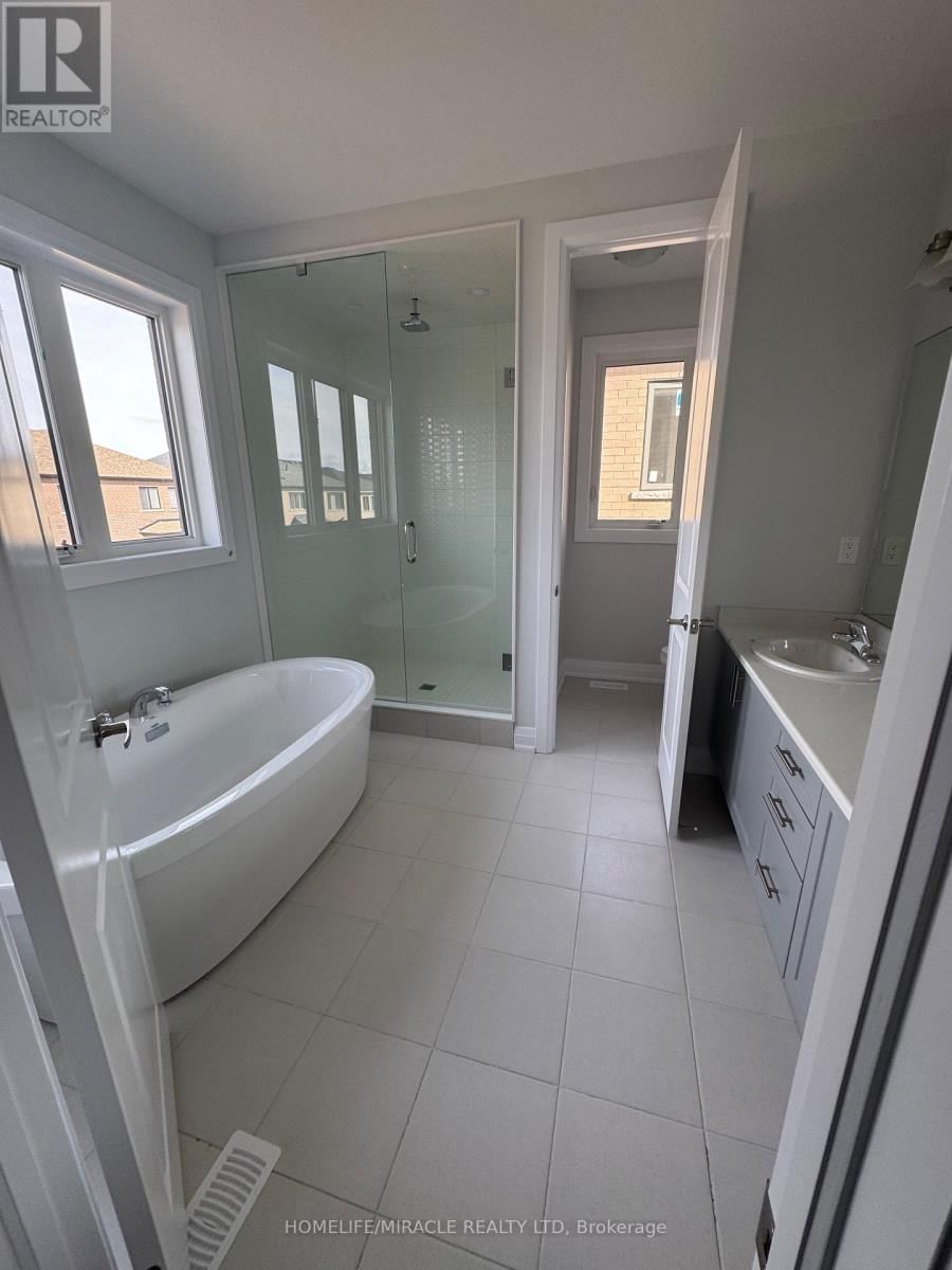229 HARDWOOD AVENUE Image 8