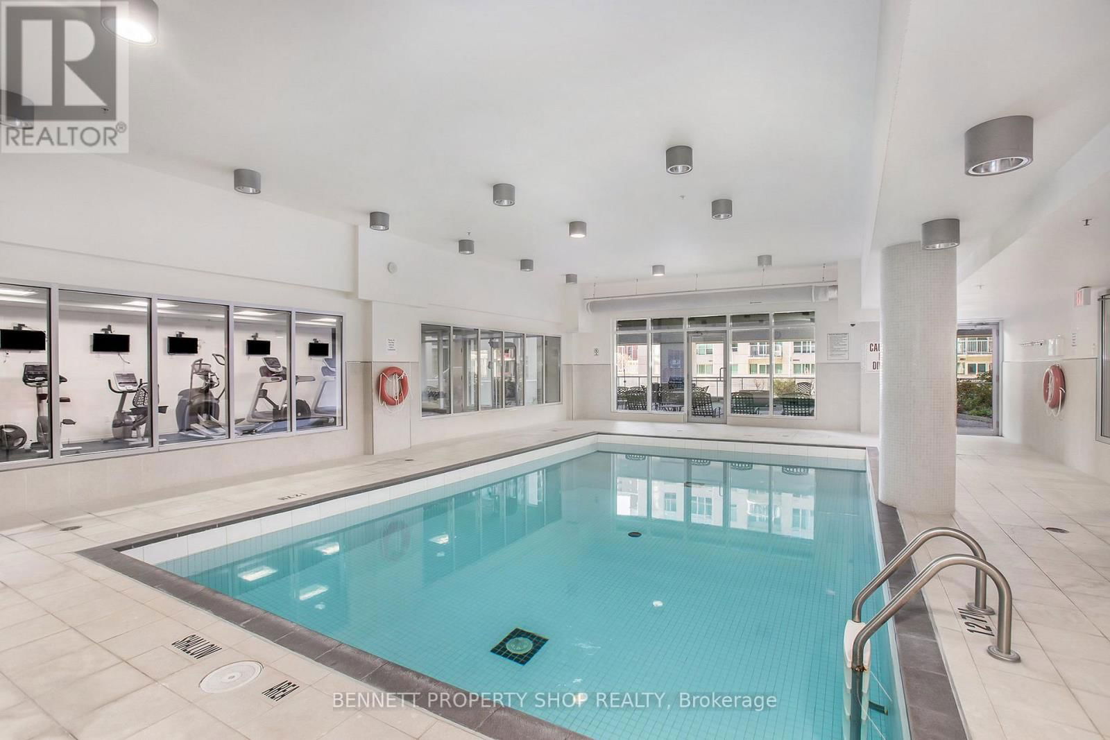 807 - 242 RIDEAU STREET Image 12