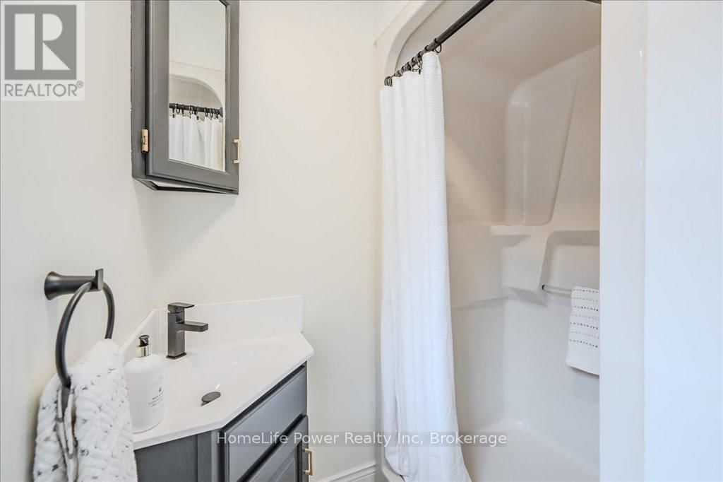 4080 VICTORIA ROAD SOUTH Image 22