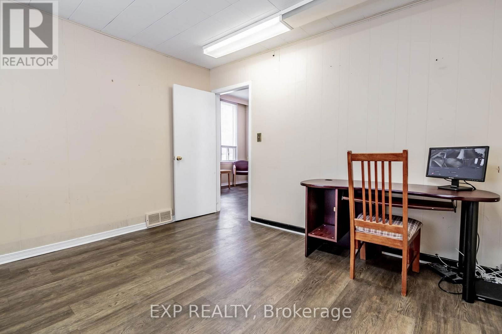 48 CARLISLE STREET Image 12