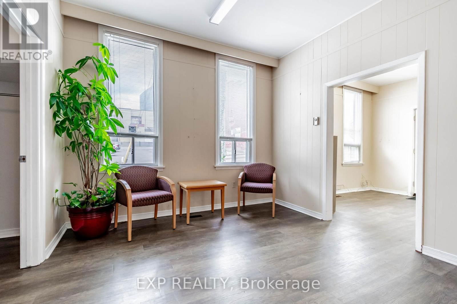 48 CARLISLE STREET Image 14
