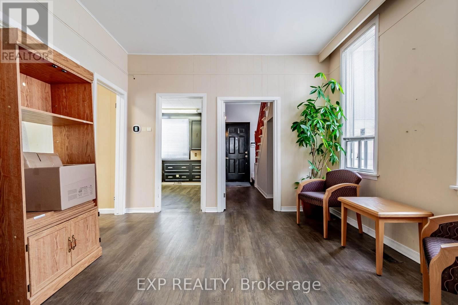 48 CARLISLE STREET Image 17