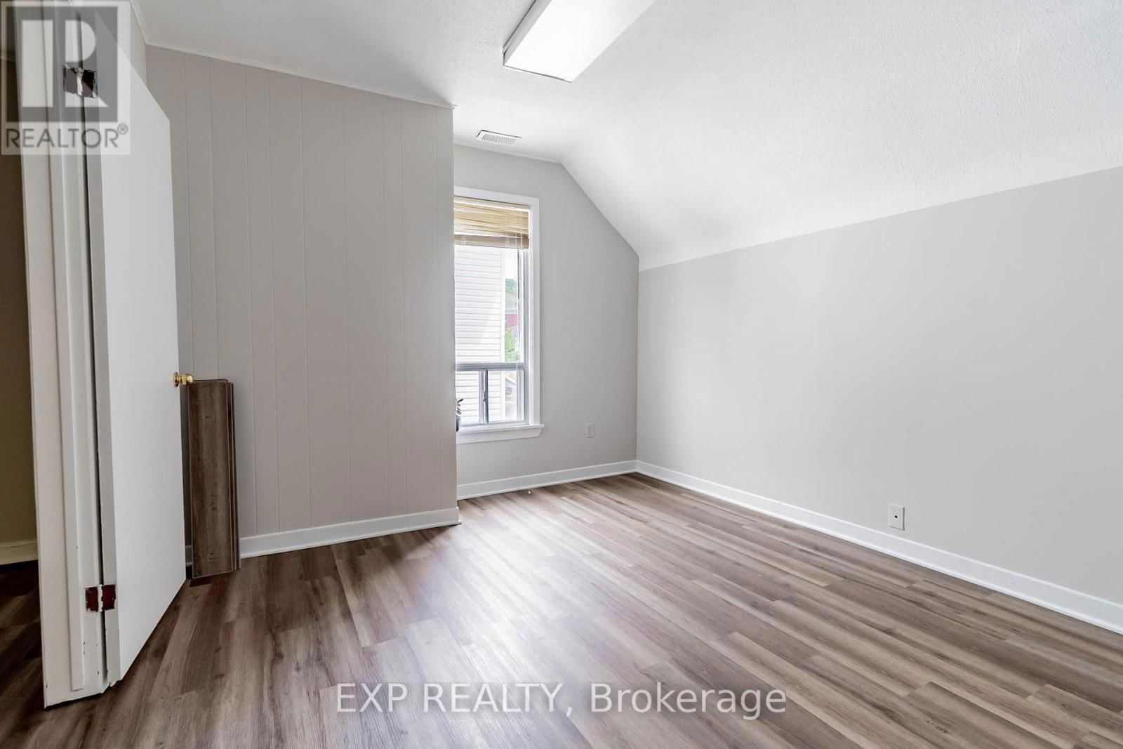 48 CARLISLE STREET Image 23