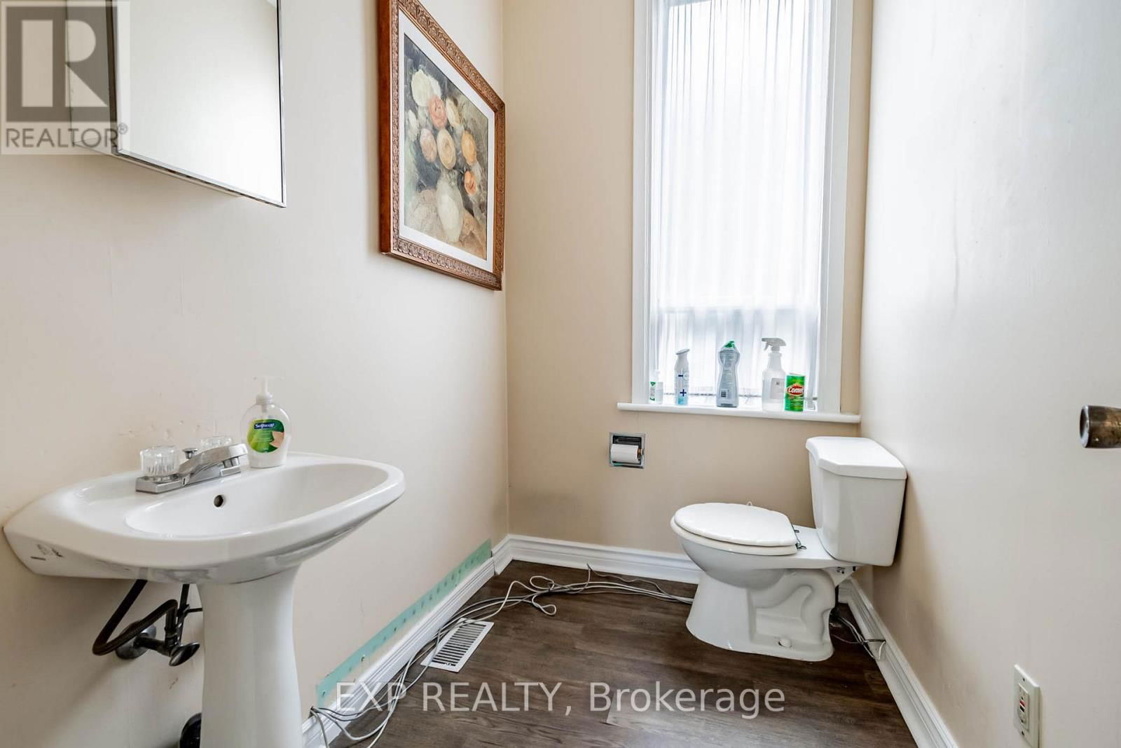 48 CARLISLE STREET Image 24