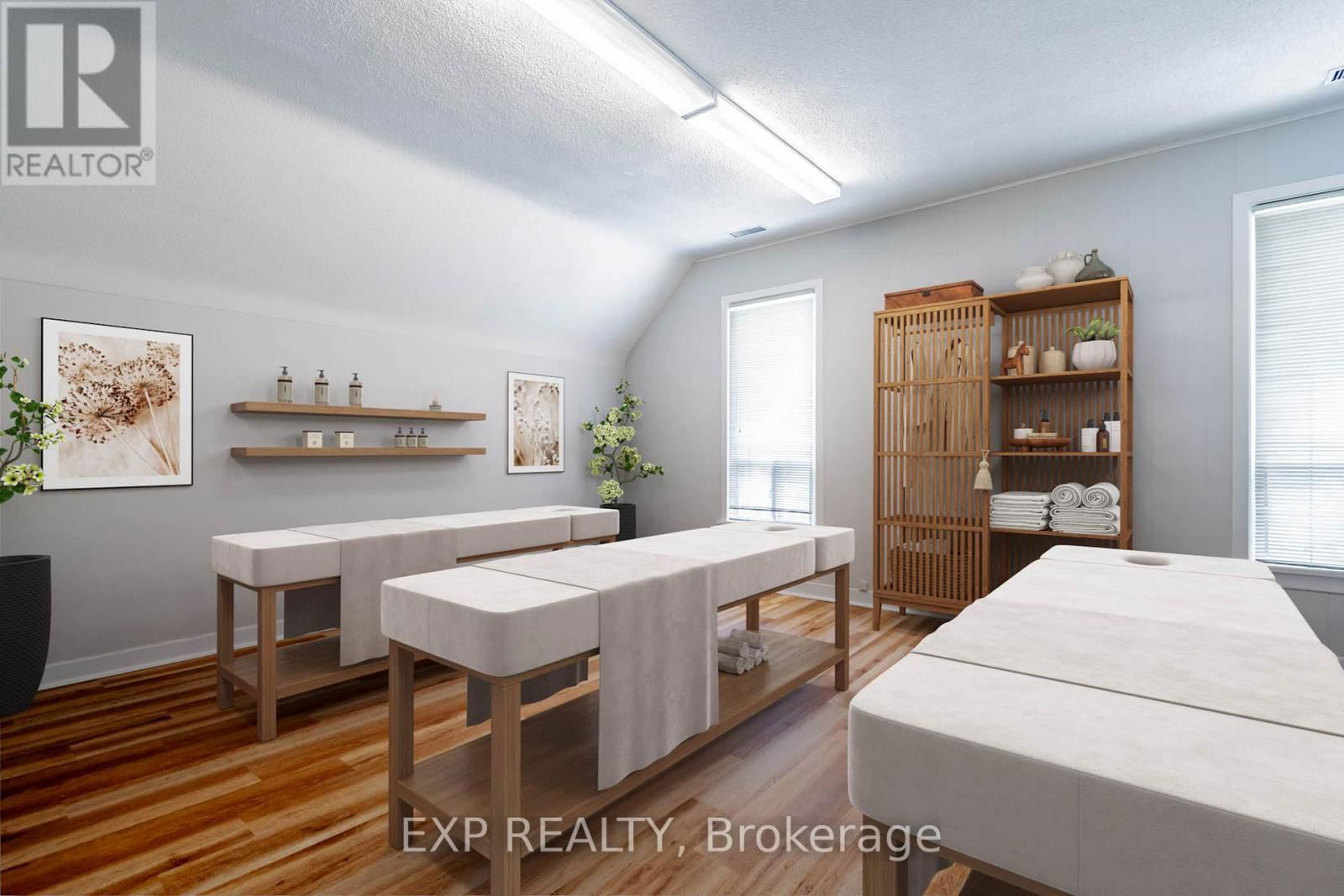 48 CARLISLE STREET Image 33