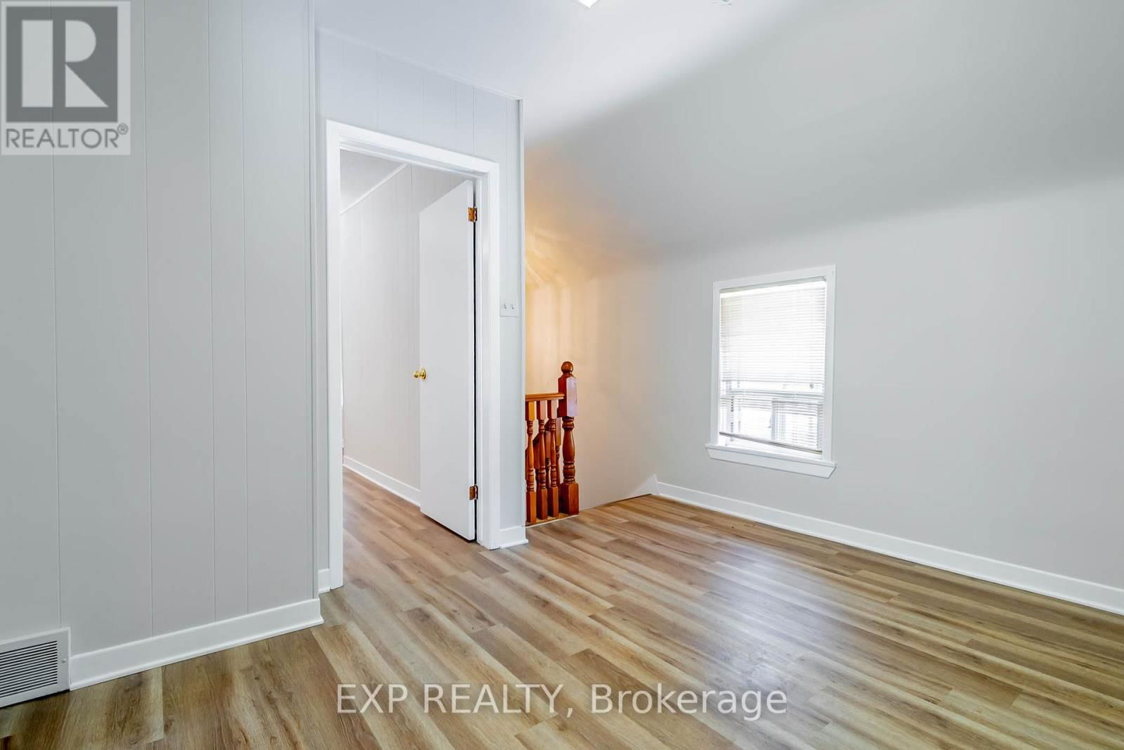 48 CARLISLE STREET Image 35