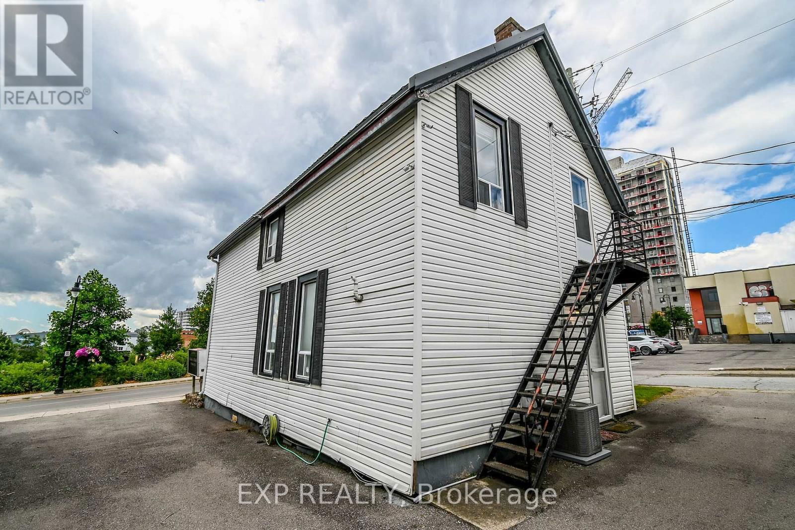 48 CARLISLE STREET Image 7