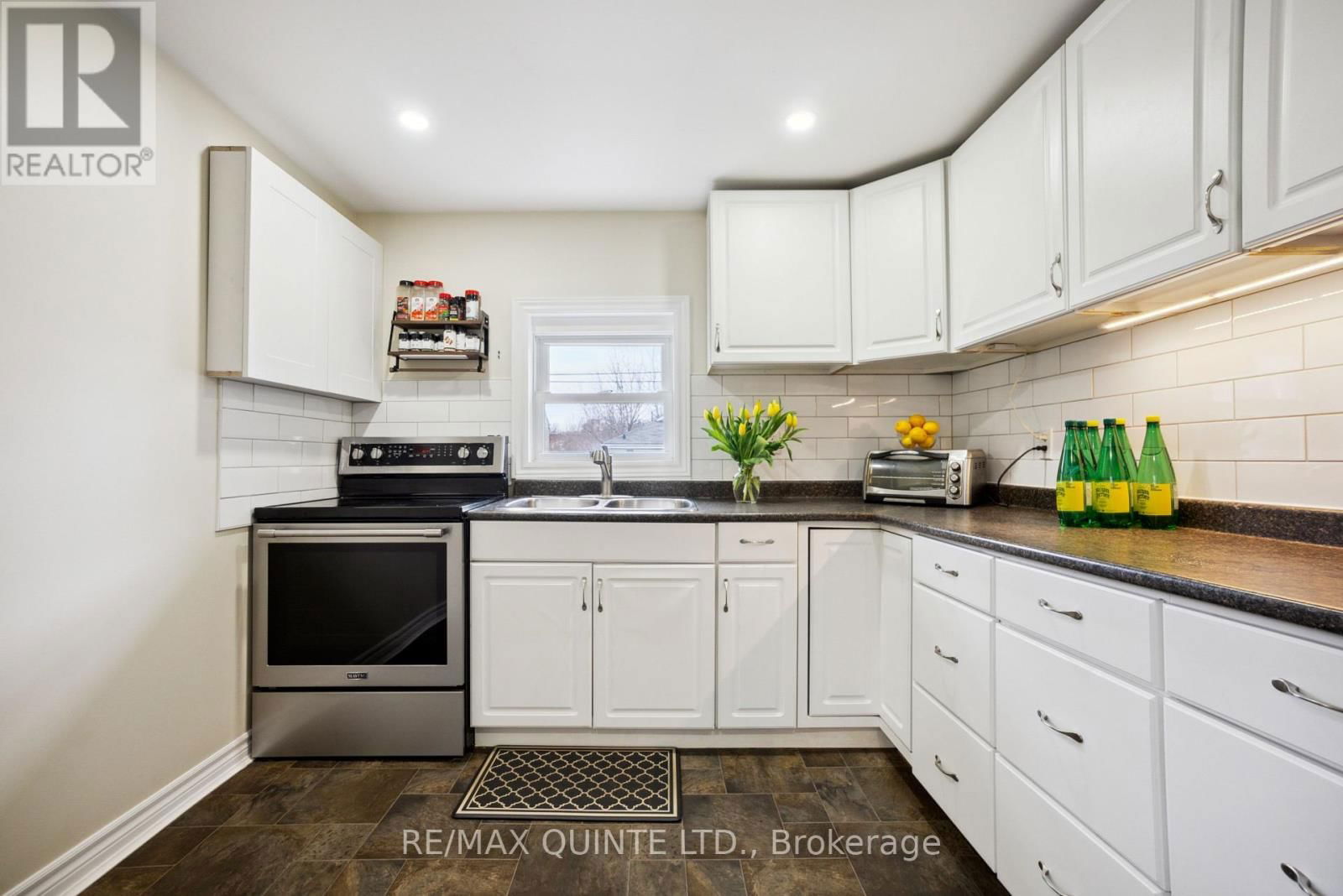 7 ELKS STREET Image 11
